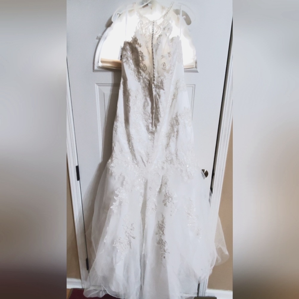 WEDDING DRESS - Picture 7 of 7